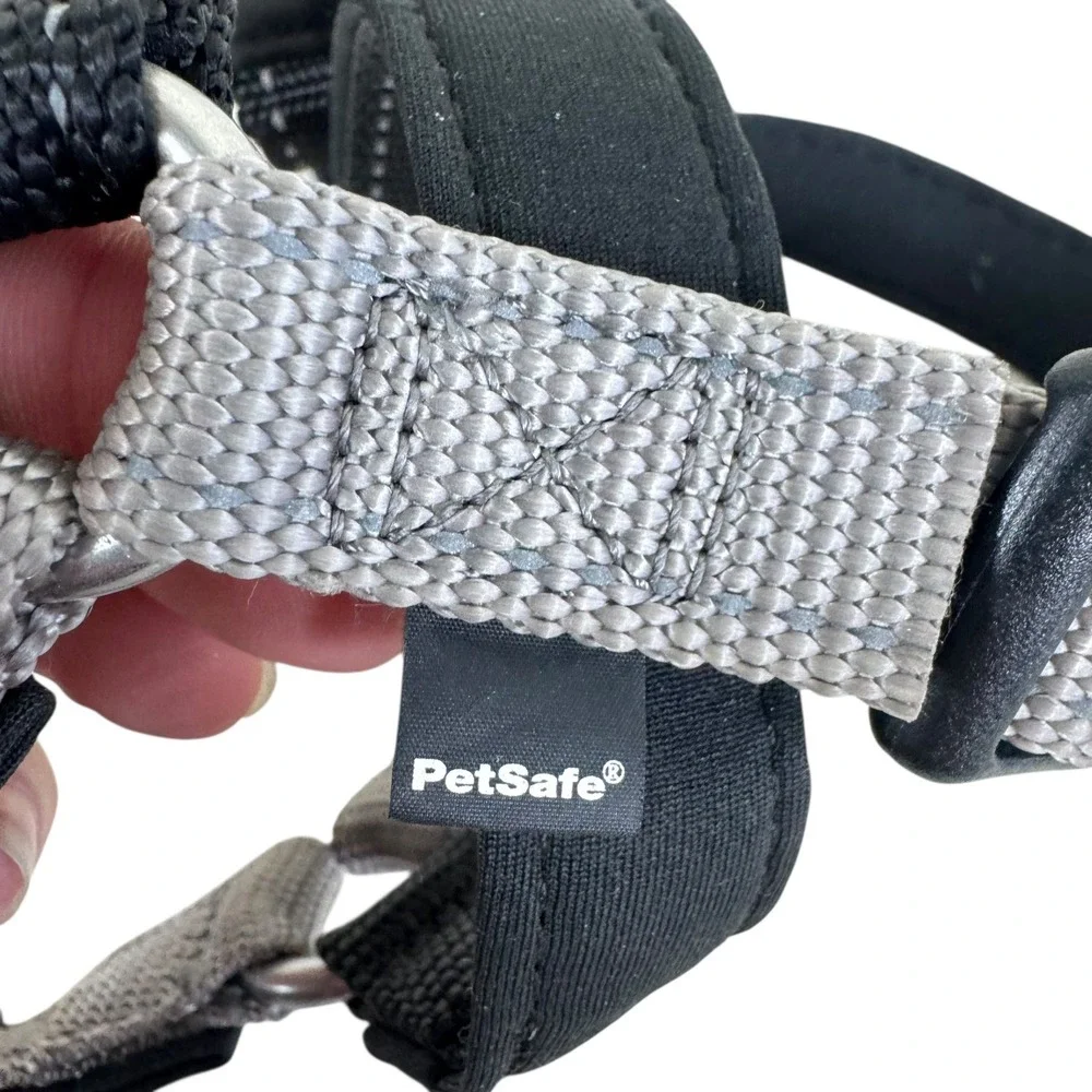 PetSafe Easy Walk Dog Harness Black Gray Adjustable No Pull Front Clip Size‎ M